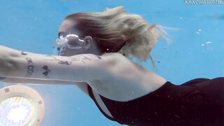 Mimi Cica gets vulgar underwater and nude