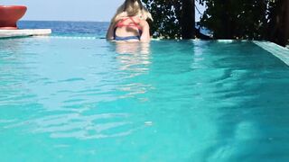 Lusty blondy masturbation her bald snatch public