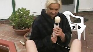 Dark Haired college girl opens her bald twat for blonde mom