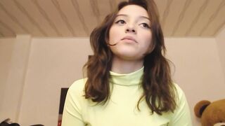 Colombian cam women tempts you with her sweetness, her ang