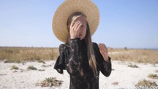 SUPERBE - Blonde Compilation! Models Performance Off Their Bodies