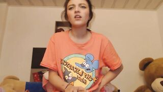 Nerdy women with skinny body and adorable face seduces you with her