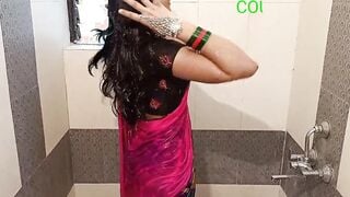 Chori chori deka raha tha nahate hue