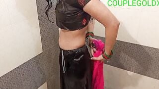 Chori chori deka raha tha nahate hue
