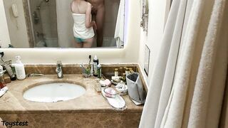 StepSister Suddenly Came to the Shower and Gave a Bj