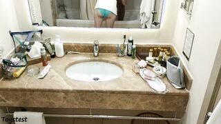 StepSister Suddenly Came to the Shower and Gave a Bj