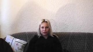 Bildhuebsche 23 jaehrige Rayan aus Finnland interviewed