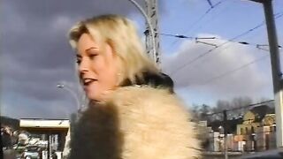Bildhuebsche 23 jaehrige Rayan aus Finnland interviewed