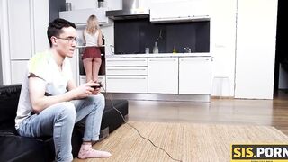 SISPORN. Bored blonde makes move on nerdy stepbro