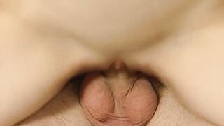 Cougar bevorzugt den Schwanz anstelle des Sex Toys
