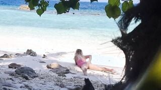 Sex On The Beach - Amateur Nudist Voyeur