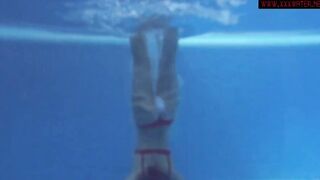 Enjoy Lina Mercury and Mia Ferrari swim nude