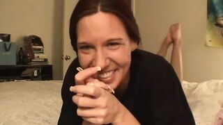 Teenie hoe masturbates for the camera