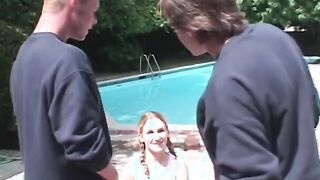 College Women offers all her holes for double fucking