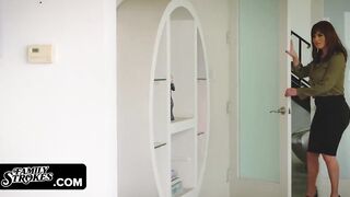 Family Grind -Amazingly Hot Assed Blonde Hot Gets Naughty Lesson
