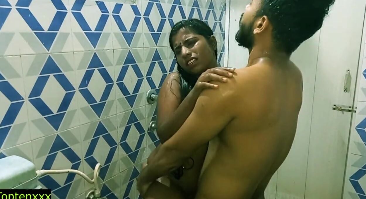 Tamil Bombshell teens lovers starting honeymoon sex from restroom!