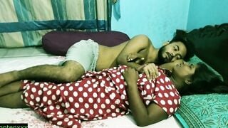 Tamil babe 19 yo romantic sex at hotel room with Hindi audio