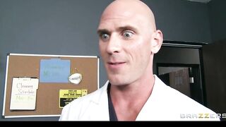 Long-tit Dark Hair Kianna Dior Fucks her Doctor after her Checkup