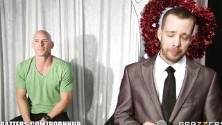 Long-tit Blonde cougar Jennifer best Blows Penis on a Dating Performance