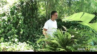 Bombshell Huge-tit Gardener Kendra Lust is Boned by her Assistant