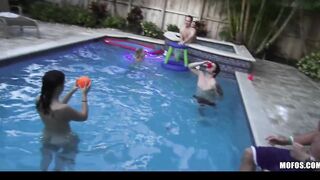 2 slutty thin dipping girlfriends start group sex at a pool party