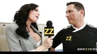 Big Tit Sports Journalist Veronica Avluv Gang-boned into Locker Room