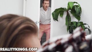 Pretty (Christie Stevens, Natalie Knight) inside three-way - Reality Kings