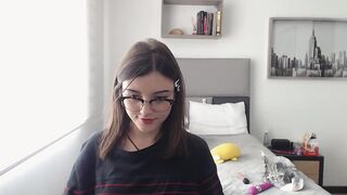 Newly initiated nerdy cunt with mouth on cam pulls down her jeans an