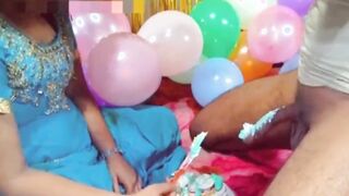 Neha ke devar ne janmdin par lund par cake lagakar chusaya