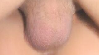 Stiefbruder fickt seine kleine Stiefschwester nach dem dusch