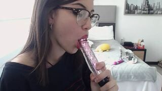 Newly initiated nerdy chick on cam pulls down her jeans