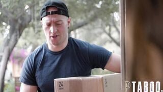 Gianna Dior Get Caught Having Fun With Herself By Siiblings EX