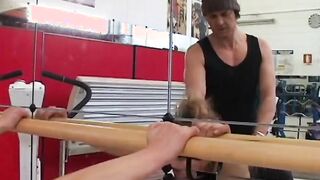 Turned On thot at the gym tries to seduce her coach