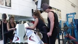 Turned On thot at the gym tries to seduce her coach