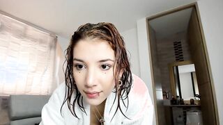Colombian red head with alternative look masturbates for you