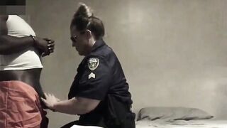 Older Police Officer Blows And fucks Ebony Inmate Into Jail