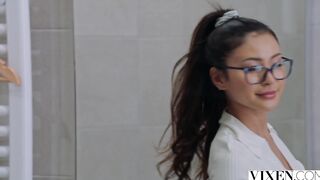 VIXEN Super Rae Lil African makes Bae deal with rich man