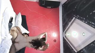Amiga colombiana follada y grabada en un hotel