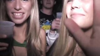 Skank blows college dick inside Bae bath sex party