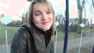 Carina hat beim Casting das erste Mail ein Sex Toy into der Fotze