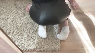 Good Woman Tried on Leather Leggings and Asked to SCREWED HER