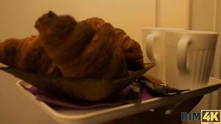 RIM4K. Stocky food runner tempted in 3 way full of booty licking