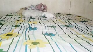 a sluts from tunisia gets up at night to masturbate and screams