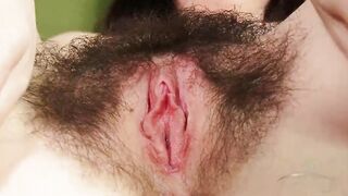 Unshaved Cunt Annabelle Lee massage her vagina out to make herself cum and orgasm all over