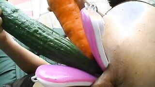 Fantaflasche im Arsch - die Snatch flattert wie ein Schmetterling