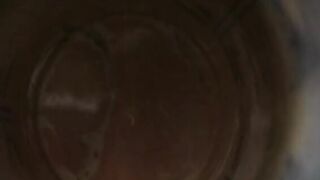 Fantaflasche im Arsch - die Snatch flattert wie ein Schmetterling