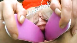 Fantaflasche im Arsch - die Snatch flattert wie ein Schmetterling