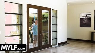 Colombian Thot Ariella Ferrera Teases Her Pool Boy Until He Jizzes Into Her