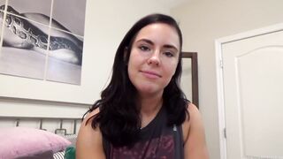 Chubby amateur is ready to become a pornstar