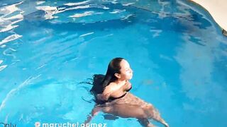 Big Titted Hispanic masturbates inside the pool !